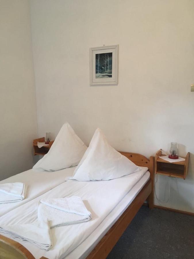 Manyi Villa 伯伊莱图什纳德 外观 照片