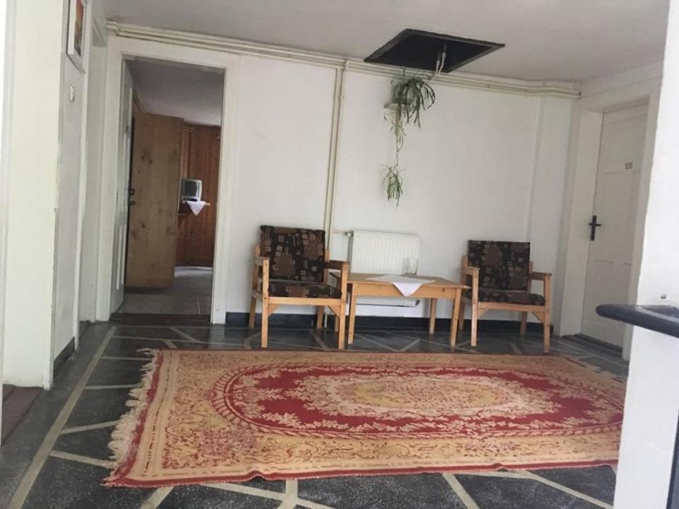 Manyi Villa 伯伊莱图什纳德 外观 照片